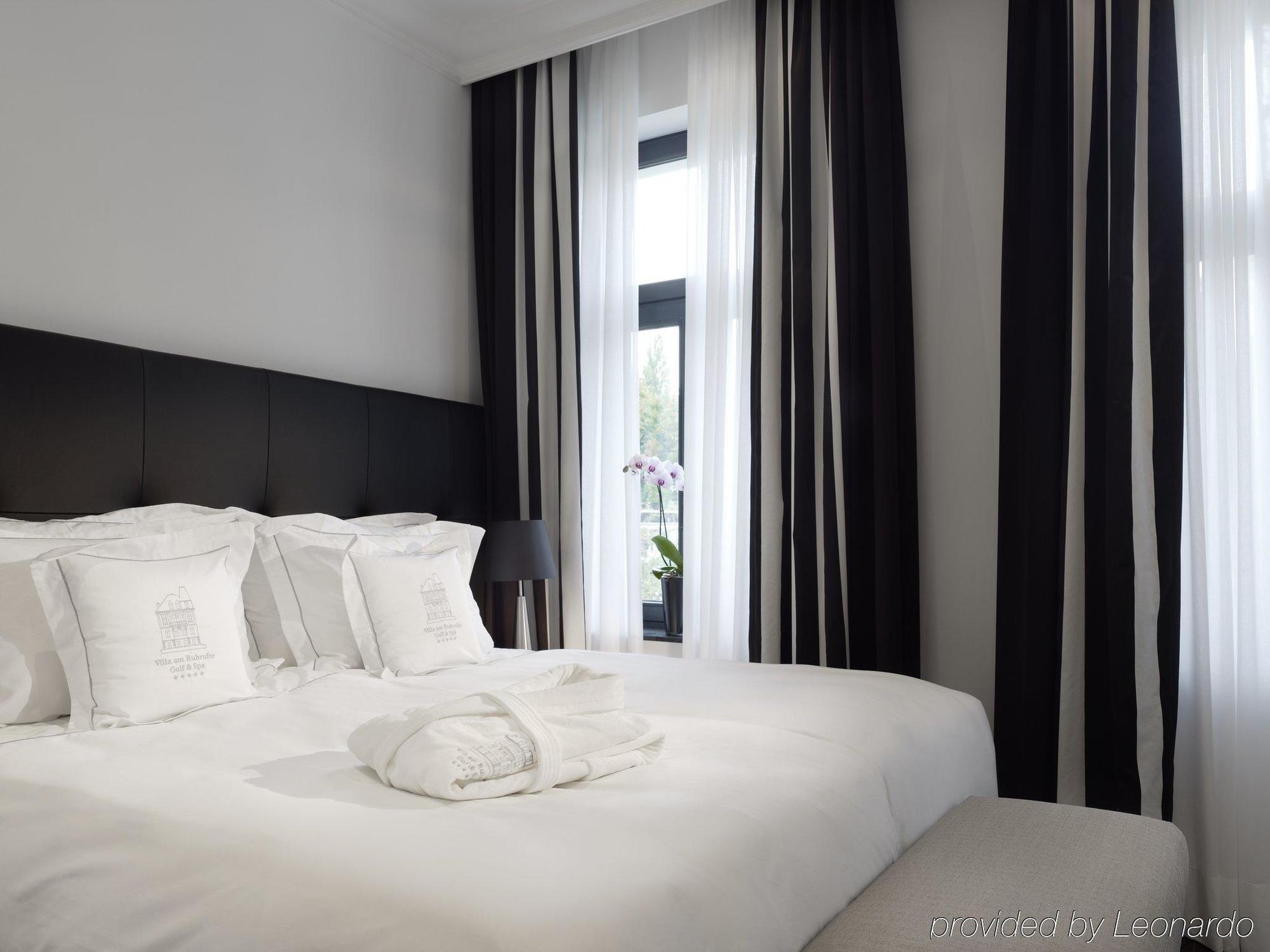 Boutique Hotel Villa Am Ruhrufer Golf & Spa Mulheim an der Ruhr Ruang foto
